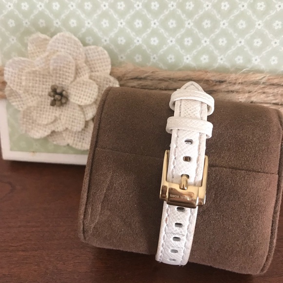 Women’s Michael Kors watch - Picture 3 of 6